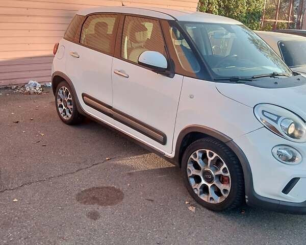 Фиат 500L 2013 в Киеве на Automoto.ua Белый Фиат 500L, объемом двигателя 1.37 л и пробегом 111 тыс. км за 7400 $, фото 5 на Automoto.ua