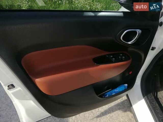 Білий Фіат 500L, об'ємом двигуна 1.37 л та пробігом 120 тис. км за 6999 $, фото 33 на Automoto.ua
