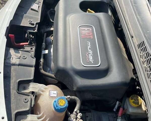 Білий Фіат 500L, об'ємом двигуна 1.37 л та пробігом 120 тис. км за 6999 $, фото 44 на Automoto.ua