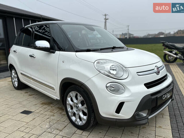 Белый Фиат 500L, объемом двигателя 1.4 л и пробегом 110 тыс. км за 7900 $, фото 2 на Automoto.ua