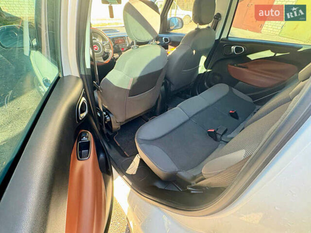 Белый Фиат 500L, объемом двигателя 1.37 л и пробегом 176 тыс. км за 8150 $, фото 12 на Automoto.ua