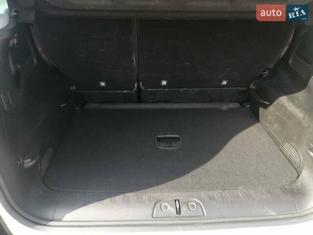 Білий Фіат 500L, об'ємом двигуна 1.37 л та пробігом 120 тис. км за 6999 $, фото 17 на Automoto.ua