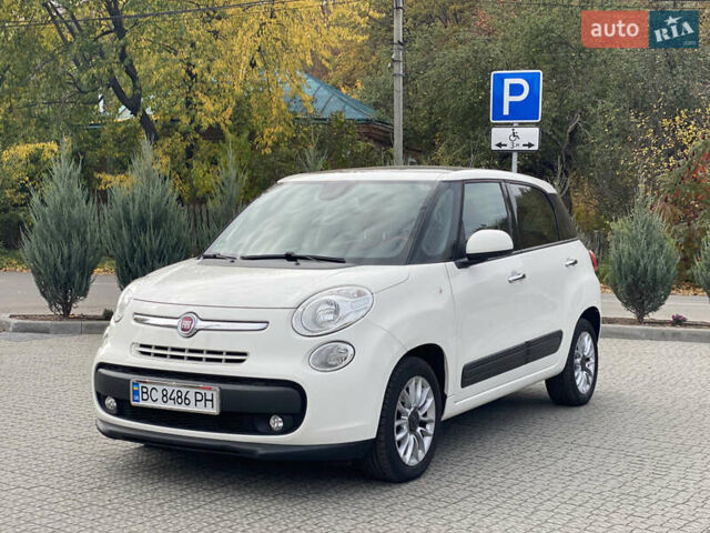 Белый Фиат 500L, объемом двигателя 1.25 л и пробегом 190 тыс. км за 9700 $, фото 2 на Automoto.ua