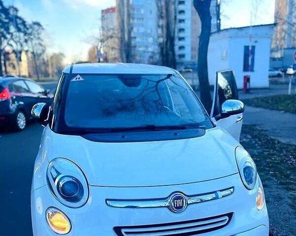 Білий Фіат 500L, об'ємом двигуна 1.4 л та пробігом 181 тис. км за 7900 $, фото 2 на Automoto.ua