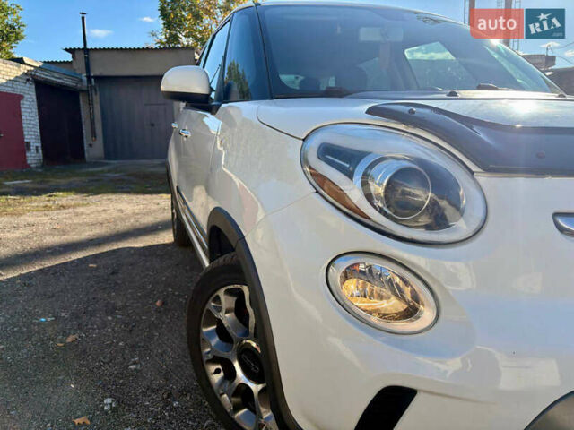 Белый Фиат 500L, объемом двигателя 1.37 л и пробегом 176 тыс. км за 8150 $, фото 7 на Automoto.ua