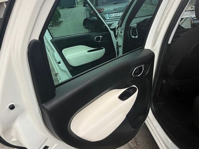 Белый Фиат 500L, объемом двигателя 1.25 л и пробегом 162 тыс. км за 7700 $, фото 15 на Automoto.ua