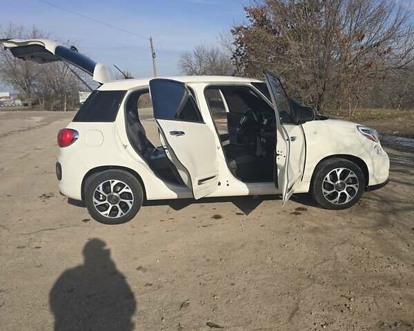 Белый Фиат 500L, объемом двигателя 1.37 л и пробегом 222 тыс. км за 7799 $, фото 16 на Automoto.ua