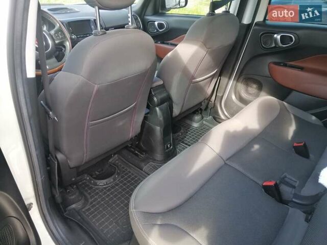 Білий Фіат 500L, об'ємом двигуна 1.37 л та пробігом 120 тис. км за 6999 $, фото 32 на Automoto.ua