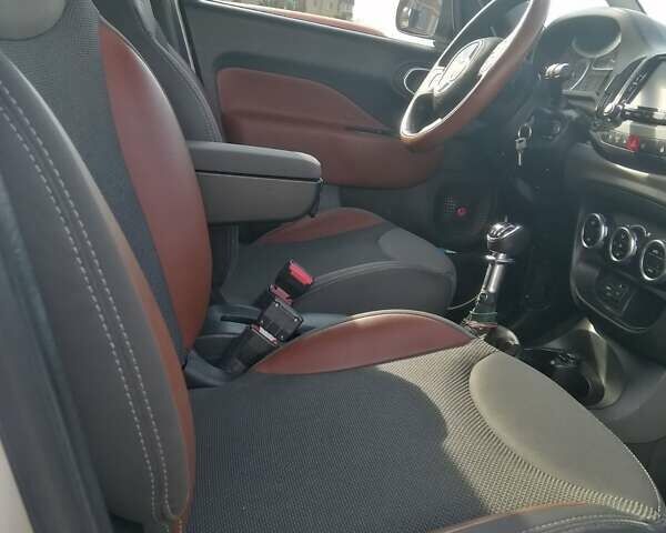 Білий Фіат 500L, об'ємом двигуна 1.37 л та пробігом 120 тис. км за 6999 $, фото 26 на Automoto.ua