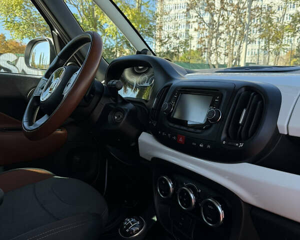 Белый Фиат 500L, объемом двигателя 1.3 л и пробегом 104 тыс. км за 9600 $, фото 62 на Automoto.ua