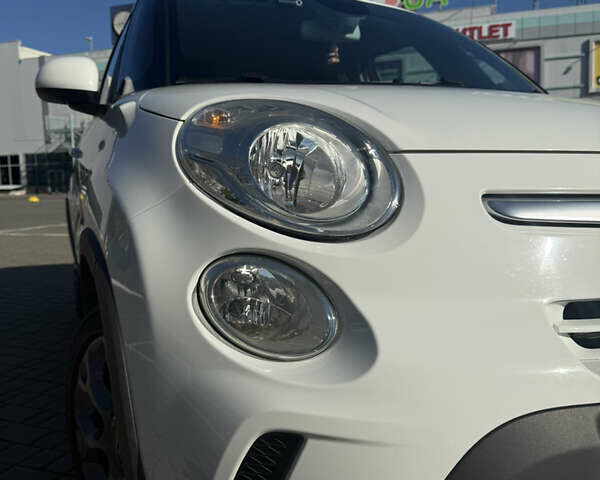 Белый Фиат 500L, объемом двигателя 1.3 л и пробегом 104 тыс. км за 9600 $, фото 10 на Automoto.ua