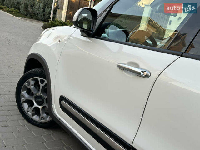 Белый Фиат 500L, объемом двигателя 1.3 л и пробегом 176 тыс. км за 8900 $, фото 12 на Automoto.ua