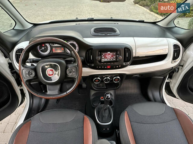 Белый Фиат 500L, объемом двигателя 1.3 л и пробегом 176 тыс. км за 8900 $, фото 67 на Automoto.ua