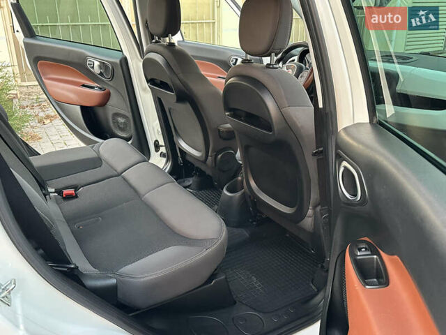 Белый Фиат 500L, объемом двигателя 1.3 л и пробегом 176 тыс. км за 8900 $, фото 46 на Automoto.ua