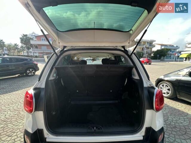 Белый Фиат 500L, объемом двигателя 1.3 л и пробегом 109 тыс. км за 8200 $, фото 10 на Automoto.ua