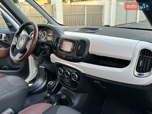 Белый Фиат 500L, объемом двигателя 1.3 л и пробегом 176 тыс. км за 8900 $, фото 36 на Automoto.ua
