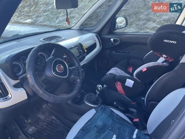 Белый Фиат 500L, объемом двигателя 1.4 л и пробегом 94 тыс. км за 6700 $, фото 3 на Automoto.ua