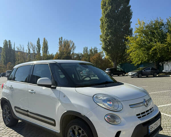 Белый Фиат 500L, объемом двигателя 1.3 л и пробегом 104 тыс. км за 9600 $, фото 26 на Automoto.ua
