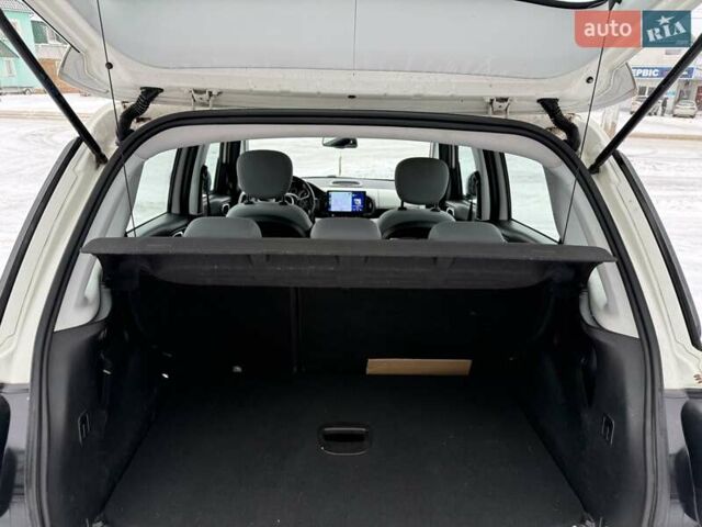 Білий Фіат 500L, об'ємом двигуна 1.25 л та пробігом 169 тис. км за 10500 $, фото 33 на Automoto.ua