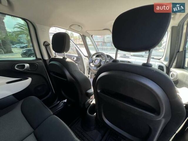 Белый Фиат 500L, объемом двигателя 1.3 л и пробегом 109 тыс. км за 8200 $, фото 7 на Automoto.ua