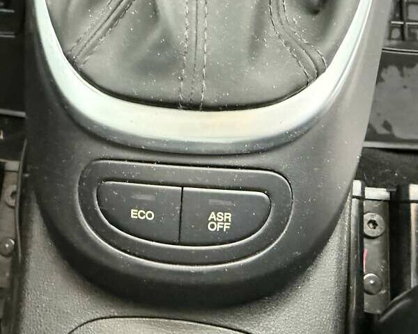 Білий Фіат 500L, об'ємом двигуна 1.25 л та пробігом 169 тис. км за 10500 $, фото 25 на Automoto.ua