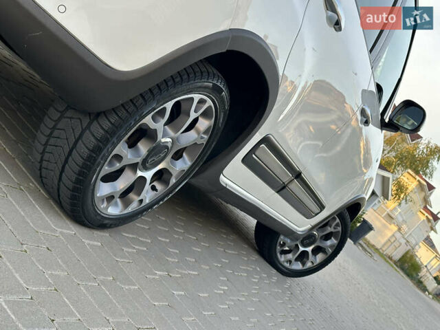 Белый Фиат 500L, объемом двигателя 1.3 л и пробегом 176 тыс. км за 8900 $, фото 21 на Automoto.ua