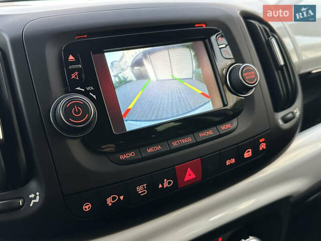 Белый Фиат 500L, объемом двигателя 1.3 л и пробегом 176 тыс. км за 8900 $, фото 75 на Automoto.ua