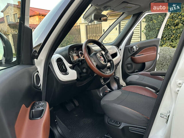 Белый Фиат 500L, объемом двигателя 1.3 л и пробегом 176 тыс. км за 8900 $, фото 64 на Automoto.ua