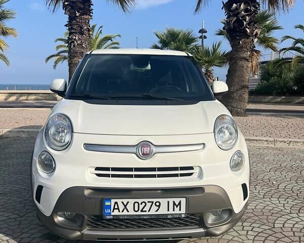 Белый Фиат 500L, объемом двигателя 1.3 л и пробегом 109 тыс. км за 8200 $, фото 1 на Automoto.ua