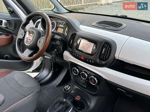 Белый Фиат 500L, объемом двигателя 1.3 л и пробегом 176 тыс. км за 8900 $, фото 38 на Automoto.ua