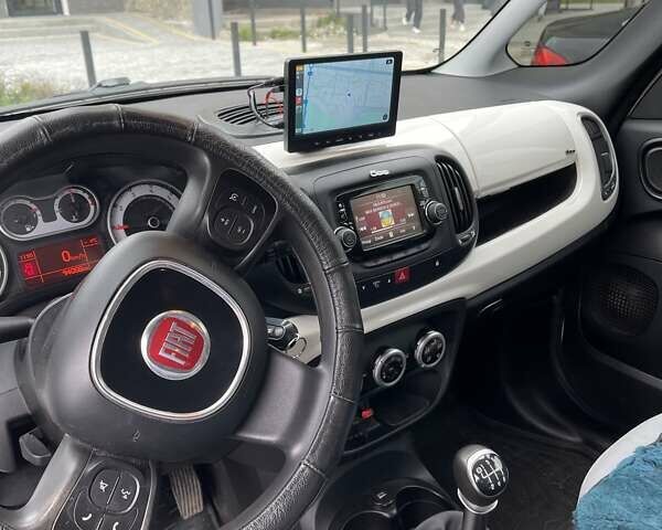 Белый Фиат 500L, объемом двигателя 1.4 л и пробегом 94 тыс. км за 6700 $, фото 1 на Automoto.ua