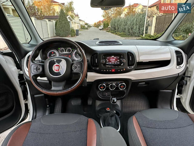 Белый Фиат 500L, объемом двигателя 1.3 л и пробегом 176 тыс. км за 8900 $, фото 66 на Automoto.ua