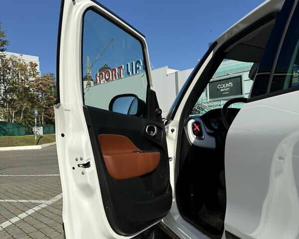 Белый Фиат 500L, объемом двигателя 1.3 л и пробегом 104 тыс. км за 9600 $, фото 38 на Automoto.ua