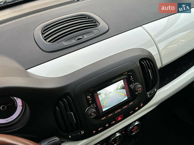 Белый Фиат 500L, объемом двигателя 1.3 л и пробегом 176 тыс. км за 8900 $, фото 76 на Automoto.ua