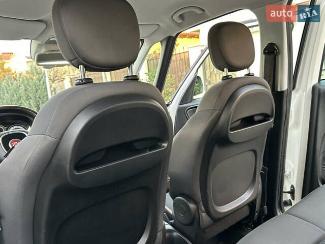 Белый Фиат 500L, объемом двигателя 1.3 л и пробегом 176 тыс. км за 8900 $, фото 59 на Automoto.ua