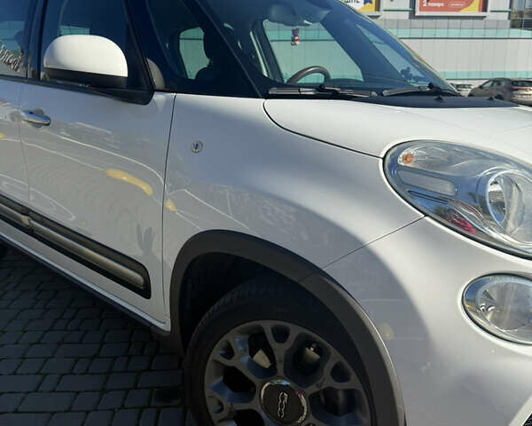 Белый Фиат 500L, объемом двигателя 1.3 л и пробегом 104 тыс. км за 9600 $, фото 11 на Automoto.ua