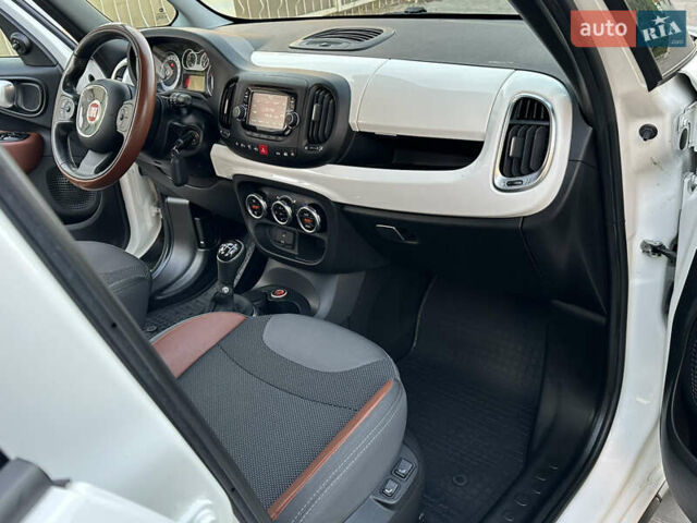 Белый Фиат 500L, объемом двигателя 1.3 л и пробегом 176 тыс. км за 8900 $, фото 34 на Automoto.ua