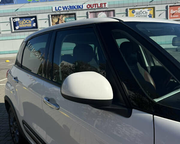Белый Фиат 500L, объемом двигателя 1.3 л и пробегом 104 тыс. км за 9600 $, фото 12 на Automoto.ua