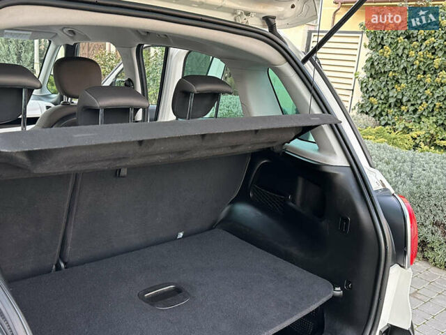 Белый Фиат 500L, объемом двигателя 1.3 л и пробегом 176 тыс. км за 8900 $, фото 53 на Automoto.ua