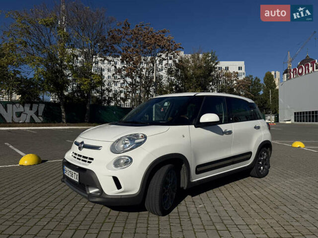 Белый Фиат 500L, объемом двигателя 1.3 л и пробегом 104 тыс. км за 9600 $, фото 1 на Automoto.ua