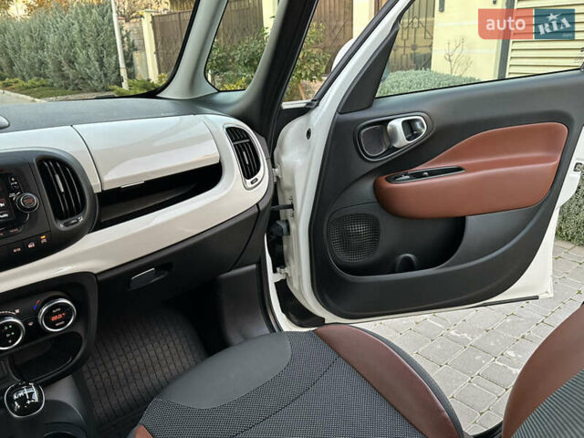 Белый Фиат 500L, объемом двигателя 1.3 л и пробегом 176 тыс. км за 8900 $, фото 65 на Automoto.ua
