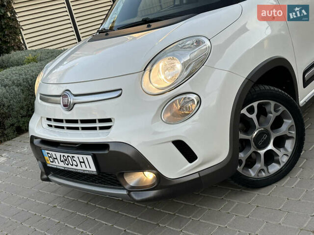 Белый Фиат 500L, объемом двигателя 1.3 л и пробегом 176 тыс. км за 8900 $, фото 3 на Automoto.ua