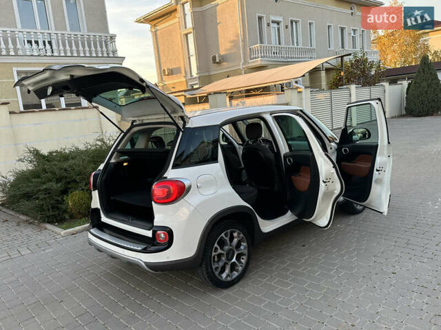 Белый Фиат 500L, объемом двигателя 1.3 л и пробегом 176 тыс. км за 8900 $, фото 32 на Automoto.ua