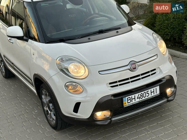 Белый Фиат 500L, объемом двигателя 1.3 л и пробегом 176 тыс. км за 8900 $, фото 27 на Automoto.ua