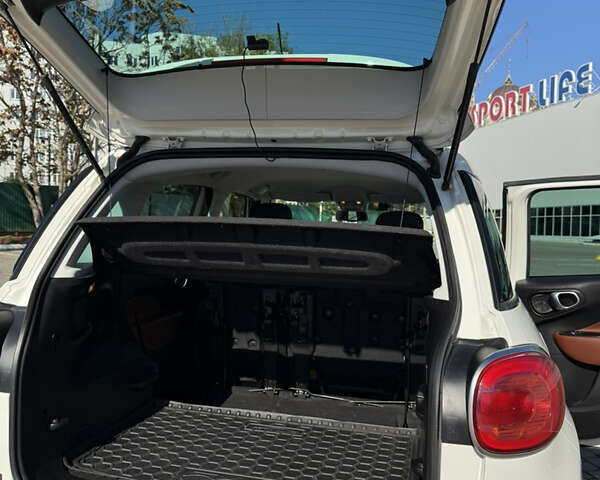 Белый Фиат 500L, объемом двигателя 1.3 л и пробегом 104 тыс. км за 9600 $, фото 48 на Automoto.ua