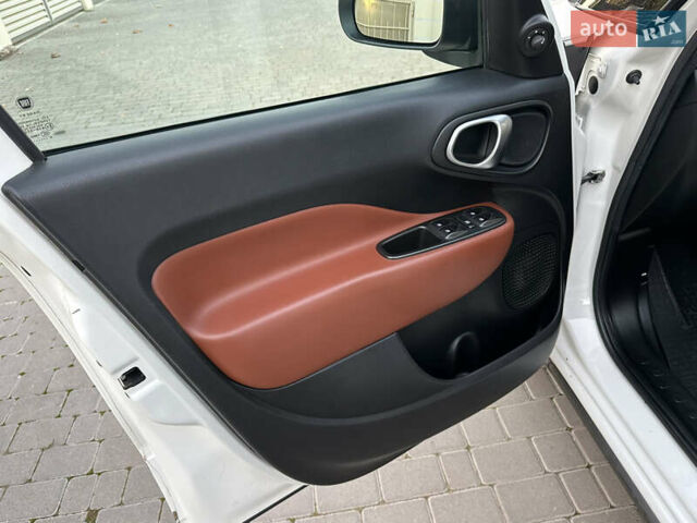 Белый Фиат 500L, объемом двигателя 1.3 л и пробегом 176 тыс. км за 8900 $, фото 60 на Automoto.ua