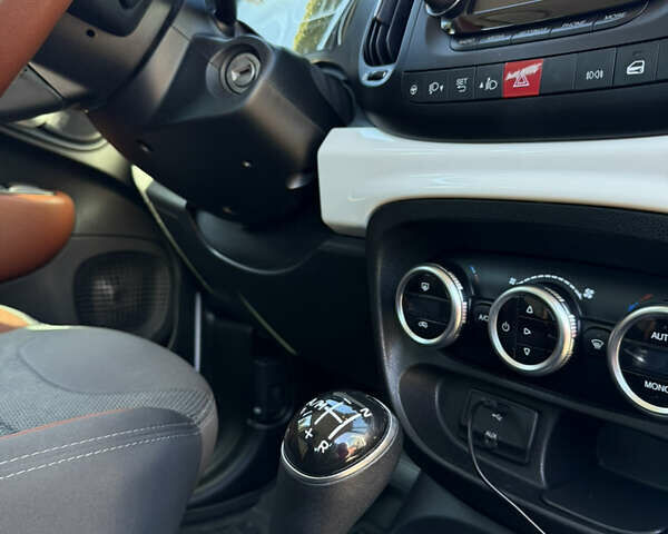 Белый Фиат 500L, объемом двигателя 1.3 л и пробегом 104 тыс. км за 9600 $, фото 68 на Automoto.ua