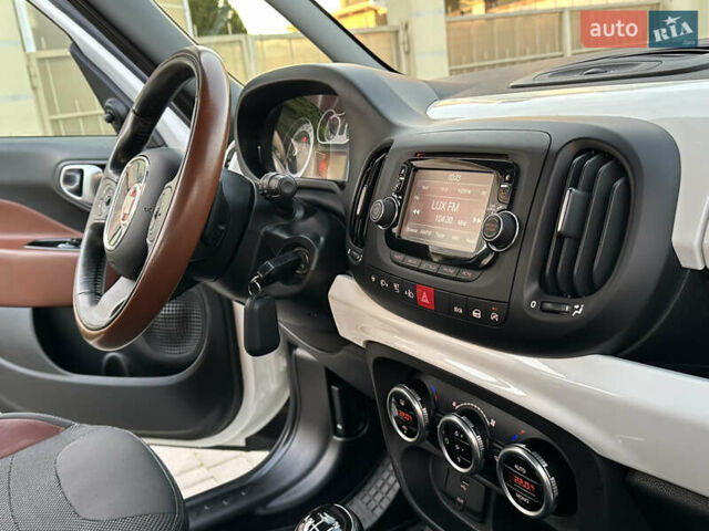 Белый Фиат 500L, объемом двигателя 1.3 л и пробегом 176 тыс. км за 8900 $, фото 42 на Automoto.ua