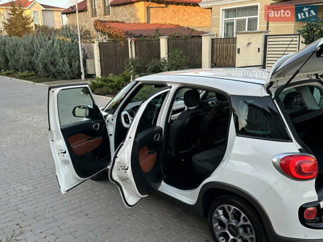 Белый Фиат 500L, объемом двигателя 1.3 л и пробегом 176 тыс. км за 8900 $, фото 51 на Automoto.ua