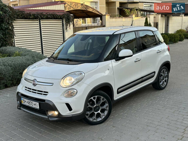 Белый Фиат 500L, объемом двигателя 1.3 л и пробегом 176 тыс. км за 8900 $, фото 4 на Automoto.ua